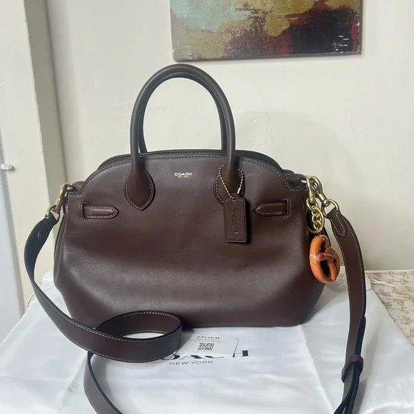 Coach Empire 28 Maple with gold hardware. - Picture 10 of 16